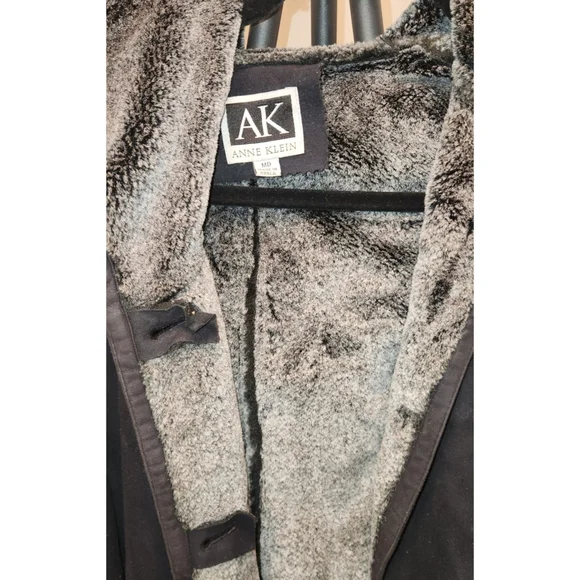 Anne Klein Black Coat with Faux Fur Lining - Gorgeous Coat! - Picture 4 of 9